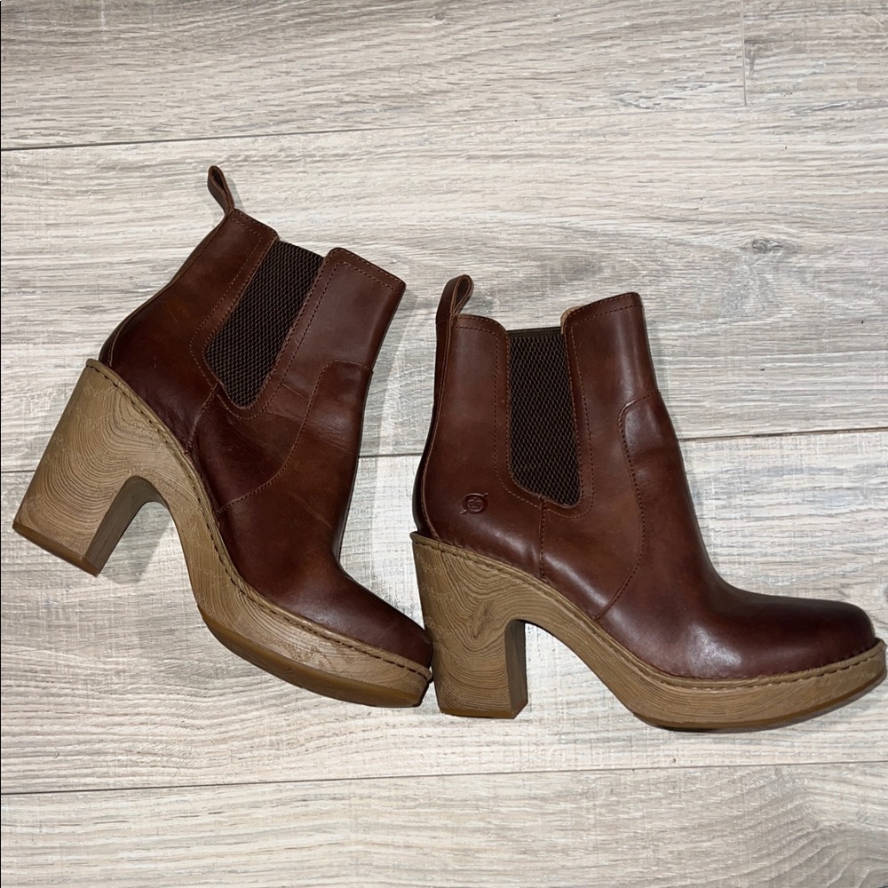 BORN Brown‎ Leather Platform Chelsea Boots - Women's